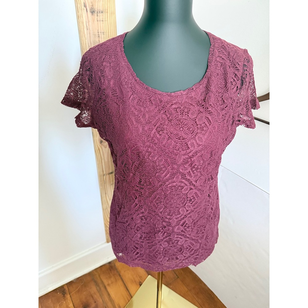 Van Heusen Lace Front Top Womens Large Burgundy Short Sleeve Scoop‎ Neck